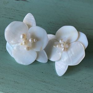 Tuckernuck White Flower Earrings - NEW